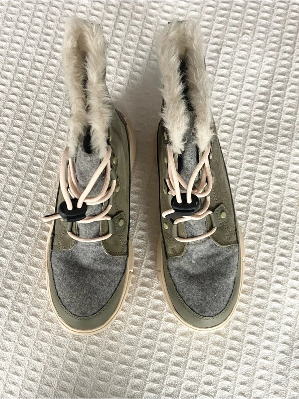 Sorel Olive Green and Gray Winter Lace-Up Boots with Cream Faux Fur